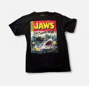 Men's Jaws Retro Comic Book Shark T-Shirt : ,